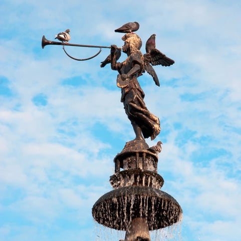 La pileta de la Plaza de Armas de Lima