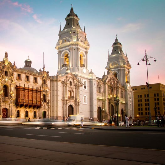 ¿Quién hizo la Plaza de Armas de Lima?